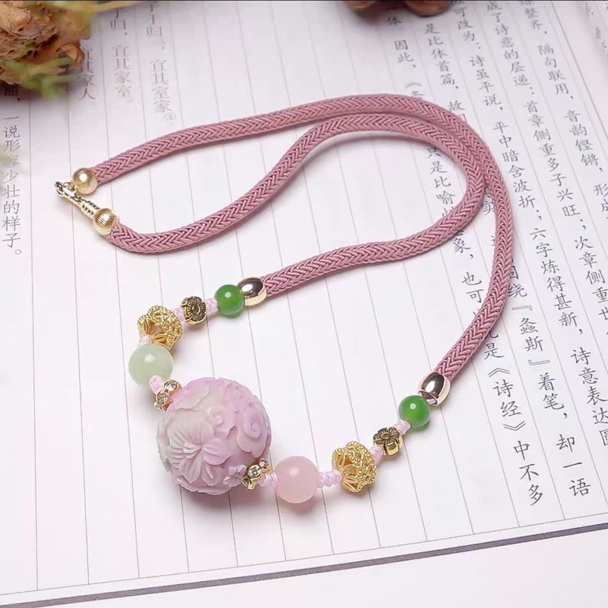 玛瑙锁骨链
Agate Clavicle Necklace