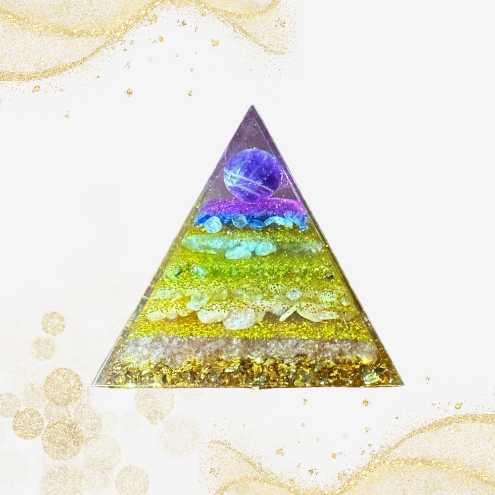 水晶金字塔摆件 Crystal Pyramid Ornament