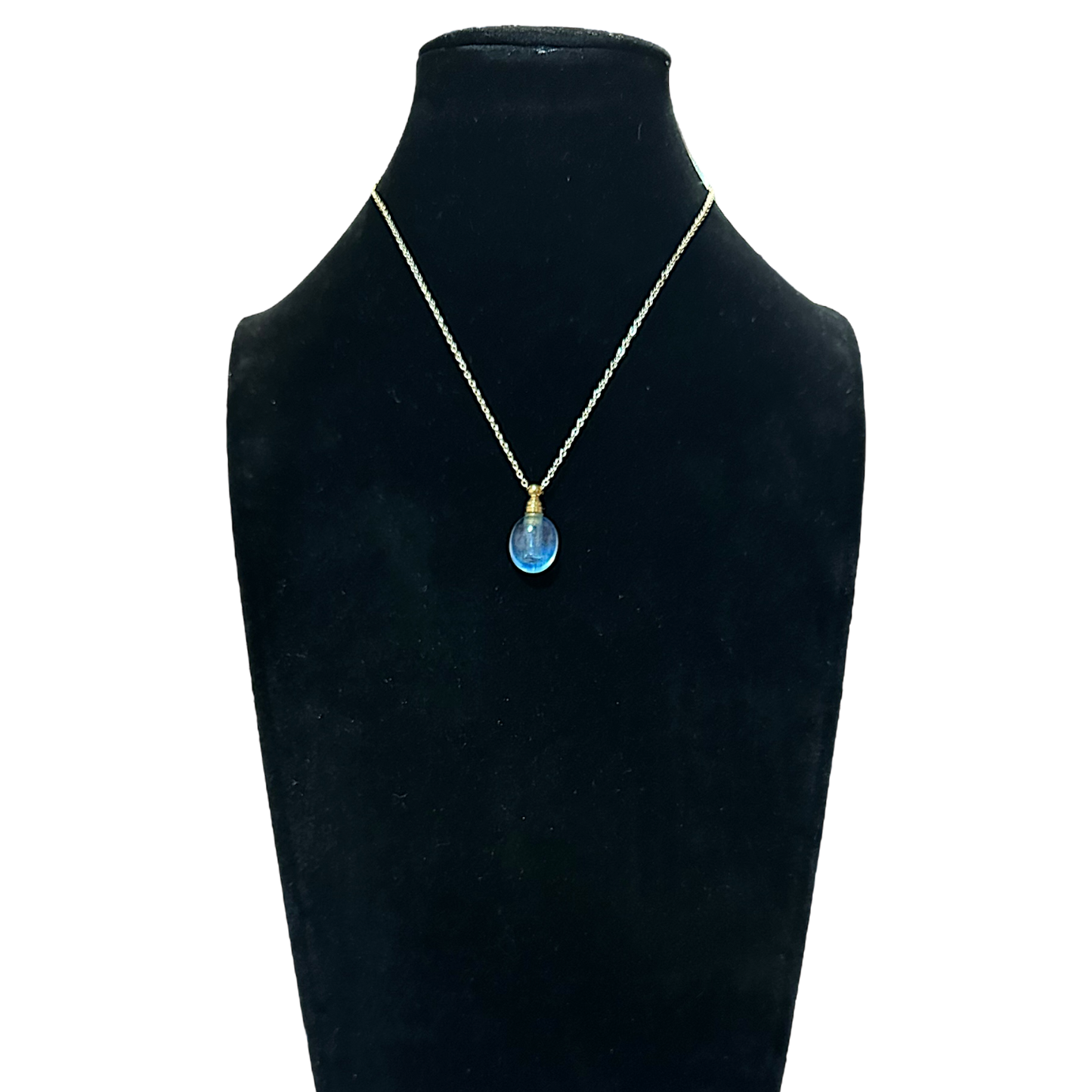 蓝水晶吊坠
Blue Crystal Pendant