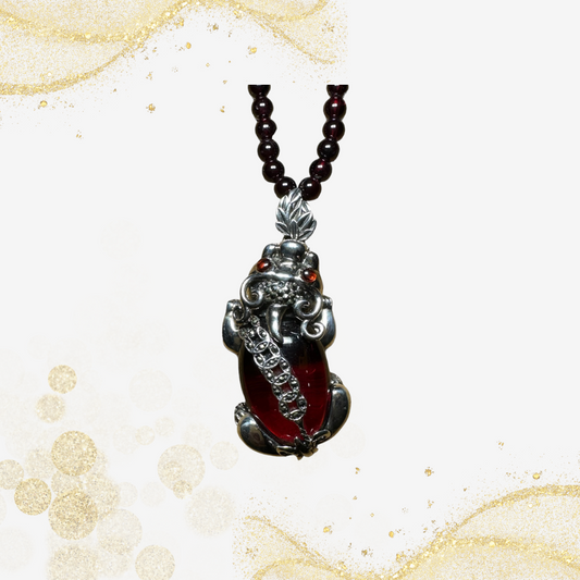 石榴石貔貅吊坠 Garnet Beaded Pixiu Necklace