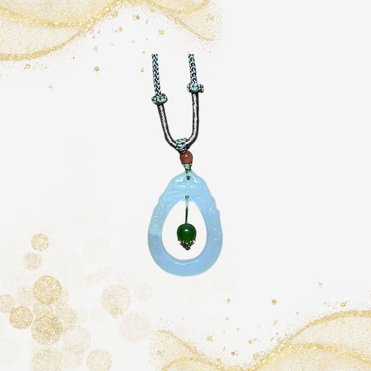 和田玉水滴吊坠 Hetian Jade Water Droplet Necklace