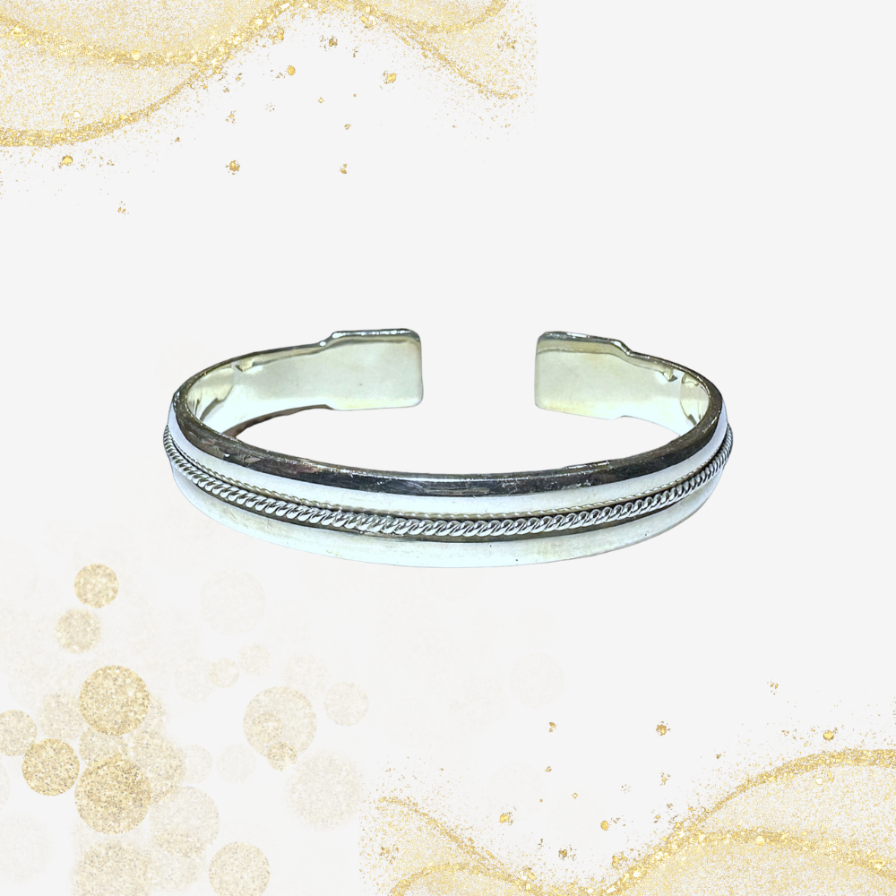 银手镯 Silver Bangle